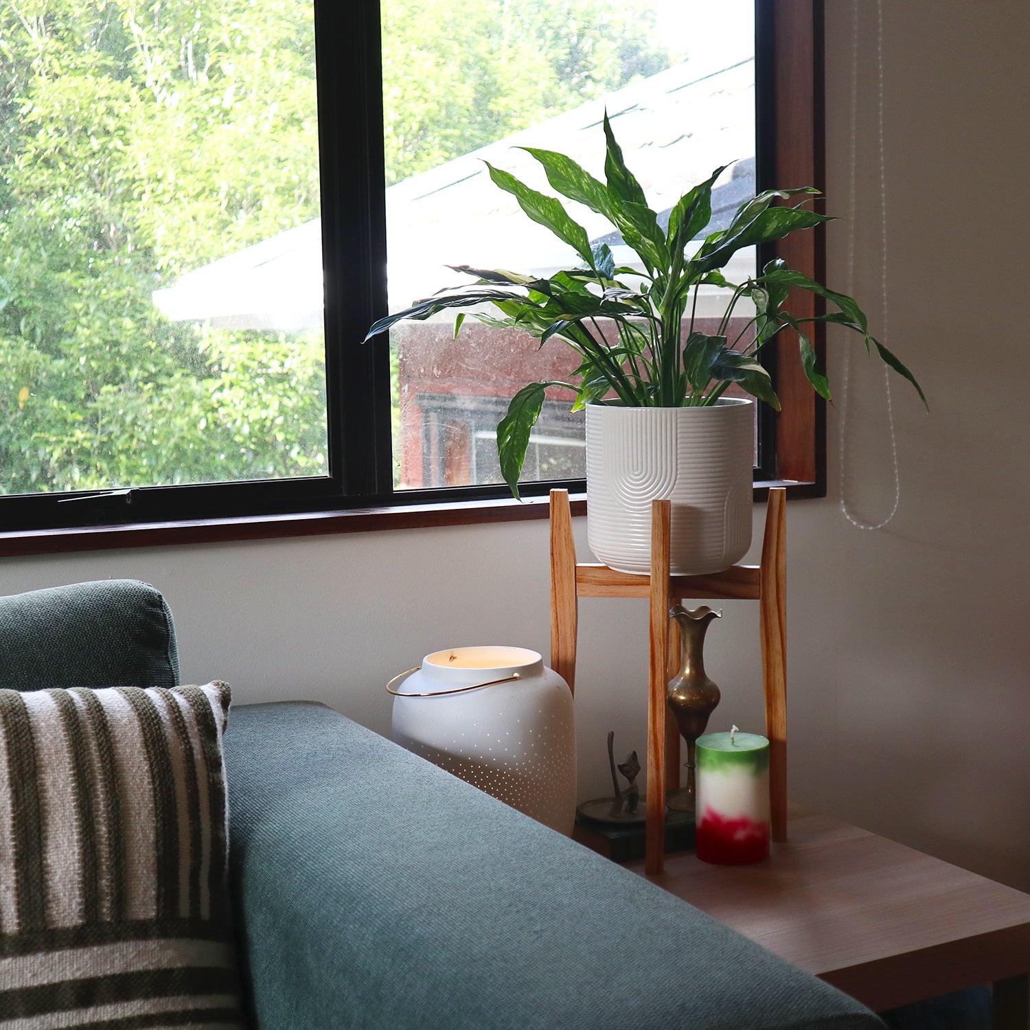 Resinous Plant Stand